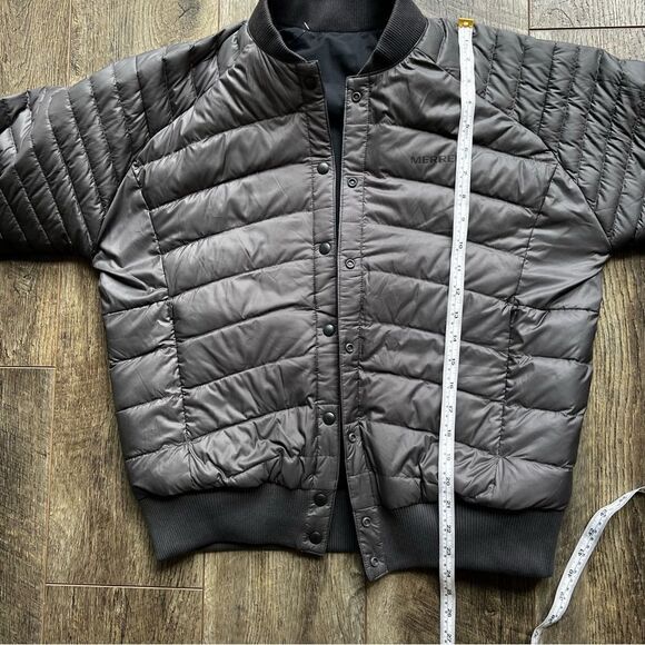 Merrell NWT Trailhead Insulated Reversible Bomber Jacket Size Small Black Grey - Picture 12 of 15